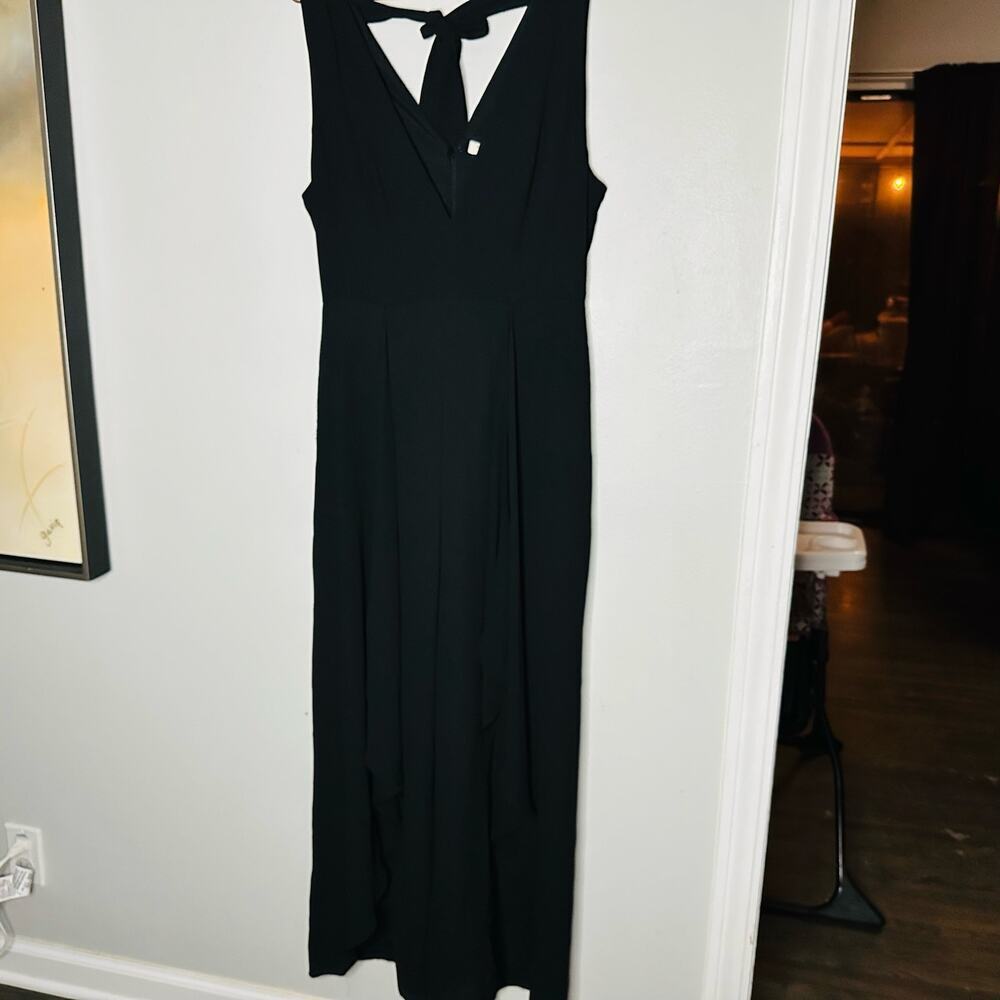 Halston Women's Black Sleeveless V-Neckline Back Zipper Midi Dress Size 6